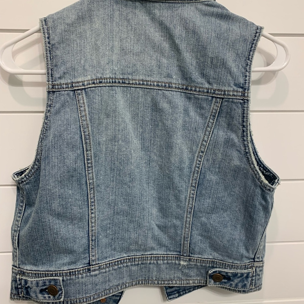 NWT American Eagle Jean Vest - Picture 4 of 5